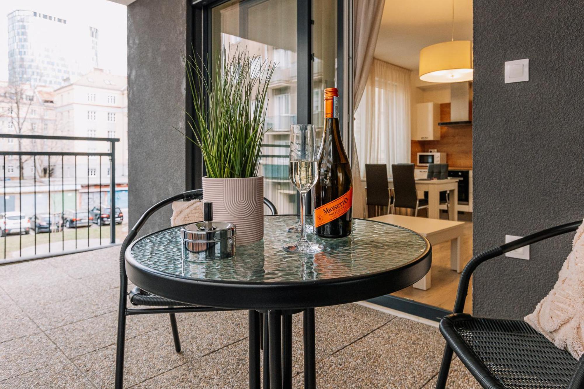 Skau 2 Old Town Family & Business Apartment 2 Floor Free Parking Bratislava Exterior foto